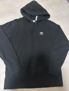 アディダス　フード付きパーカー