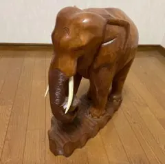 あ*お様 木製象の彫刻 牙付き