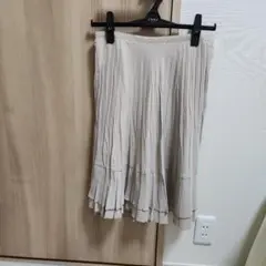 UNTITLEDフェア‼️ベージュ スカート ひざ丈