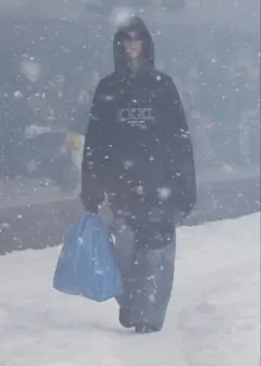 BALENCIAGA XXXL ドッキングパーカー ブラック　デムナのサムネイル