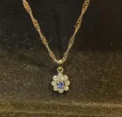 花形ペンダント ネックレス 青い人工石