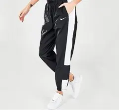 白 ワイドパンツ