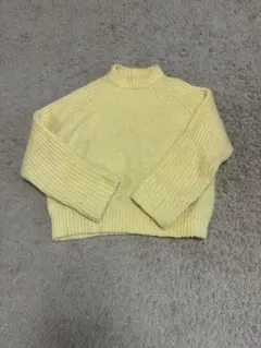 ZARA イエローセーター