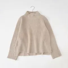 美品　マルティニーク 上質ウールモヘヤシルク リブニット ふわふわ　ベージュ
