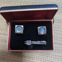 カフスボタンとネクタイピンのセット