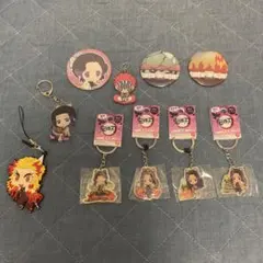 鬼滅の刃 キーホルダー 缶バッジ グッズセット売り