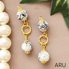 No.442★ホワイト☆スプレーペイント☆リング☆ゴールド☆ピアス☆イヤリング