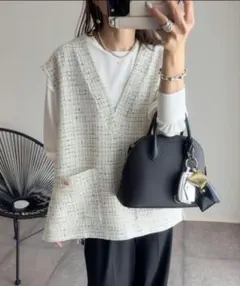 ボンジュールサガン ツイード金ボタン Vネックベスト　美品