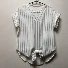INGNI ストライプ柄 Vネック 半袖ブラウス　新品値札付　Mのサムネイル