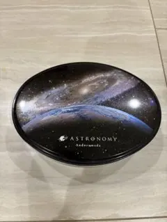宇宙のデザインの空き缶