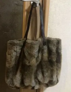 la maison de lafausse fourrure ファーバック