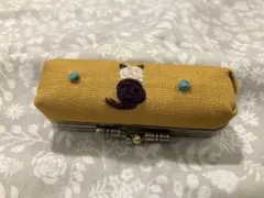 小物入れ　アクセサリー　薬入れ　印鑑ケース　ミニがま口　ねこ刺繍　ハンドメイド