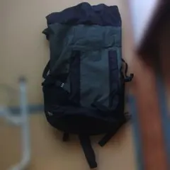 adidas アウトドア リュック オリーブグリーン/ブラック