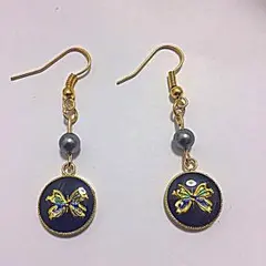 黒金風、蝶のレジンピアス