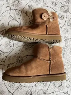 【美品】 UGG ムートンブーツ 25 厚底ブーツ サイドゴア ボア キャメル 美品】 UGG ムートンブーツ 25 ボア 厚底ブーツ サイドゴア