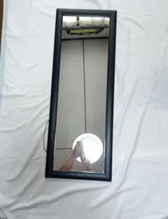 木製黒フレームの縦長ミラー