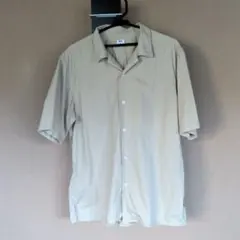 ユニクロ　ベージュ 半袖ボタンアップシャツ