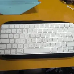Apple Magic Keyboard lightning UK配列　ケース付