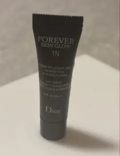 ディオール　Dior スキンフォーエヴァーフルイドグロウ　2.7ml 1 N