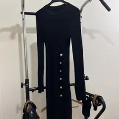 タイトニットワンピース