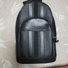 COACH ブラック ボディバッグ