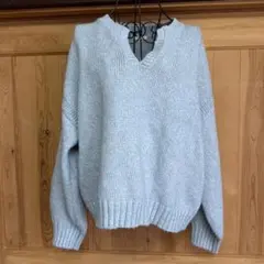 GU ライトブルー Vネック ニット セーター