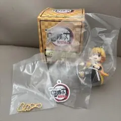 セブンイレブン限定　鬼滅の刃　無限城編　チャーム付きフィギア　我妻善逸