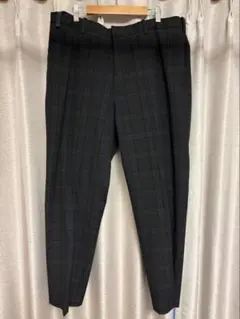ブラック系チェック柄スラックス