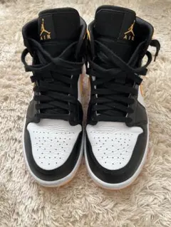 Air Jordan 1 Mid SE 