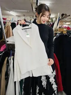 ZARAホワイト ノースリーブジャケット風