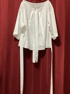 個性派ブラウス　アーバンリサーチ　ホワイトシャツ