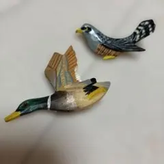 インコ　鳥　木製のアヒル　ブローチ　小鳥の置物セット