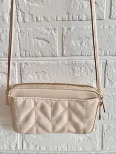 ベージュ キルティング ショルダーバッグ