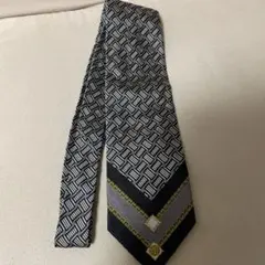 ベルサーチ ネクタイ