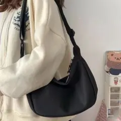 ショルダーバッグ ナイロン