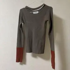 赤 カーディガン