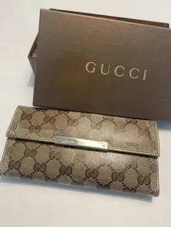 GUCCI GGキャンバス 二つ折り財布 ロゴプレート レザー アイボリー