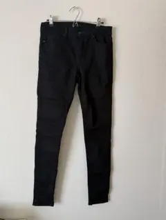 UNIQLO ブラックスキニーデニム