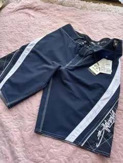 新品未使用　ビラボン　サイズ30 今シーズンもの　紺に白いチェックやライン