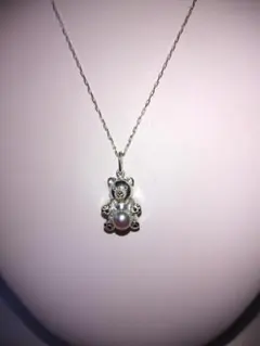 テディベア型パール付きシルバーネックレス