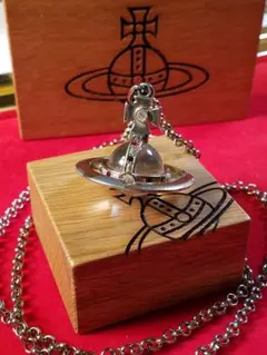 箱付き　　ヴィヴィアン スモール オーブ ネックレス Vivienne Westwood ヴィヴィアンウエストウッドVivienne