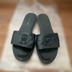 TOMMY HILFIGER サンダル　ブラック　23.5cmのサムネイル