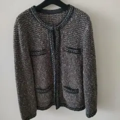 レリアン、ノーカラー ツイードジャケット グレー系、コサージュ付き