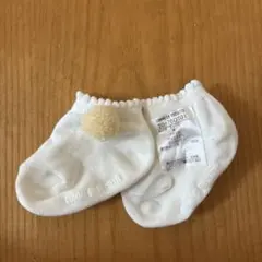 COMME CA FOSSETTE ポンポン付きベビー靴下 9-10