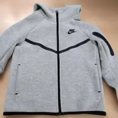 Nike　テックフリース　ジュニアМ　グレー