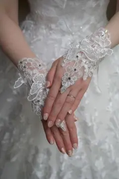 ローブドマリエ　レース ウェディンググローブ　バタフライ　フィンガーレス