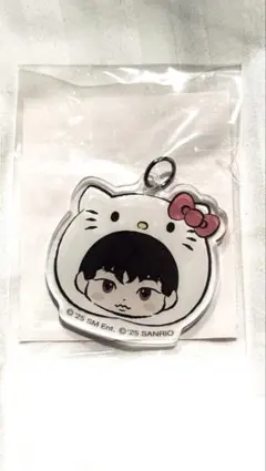 SHINee KEY ハローキティ コラボ　アクリルチャーム