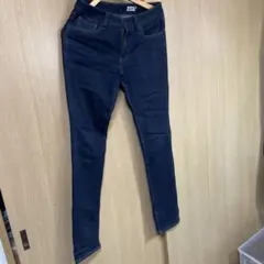 UNIQLO JEANS デニムパンツ インディゴのサムネイル