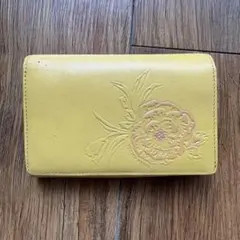 な*し様 YUKIKO HANAI 長財布 花デザイン イエロー レディースのサムネイル