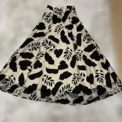 ジルスチュアート　フレアスカート 黒白花柄 ゴムウエスト